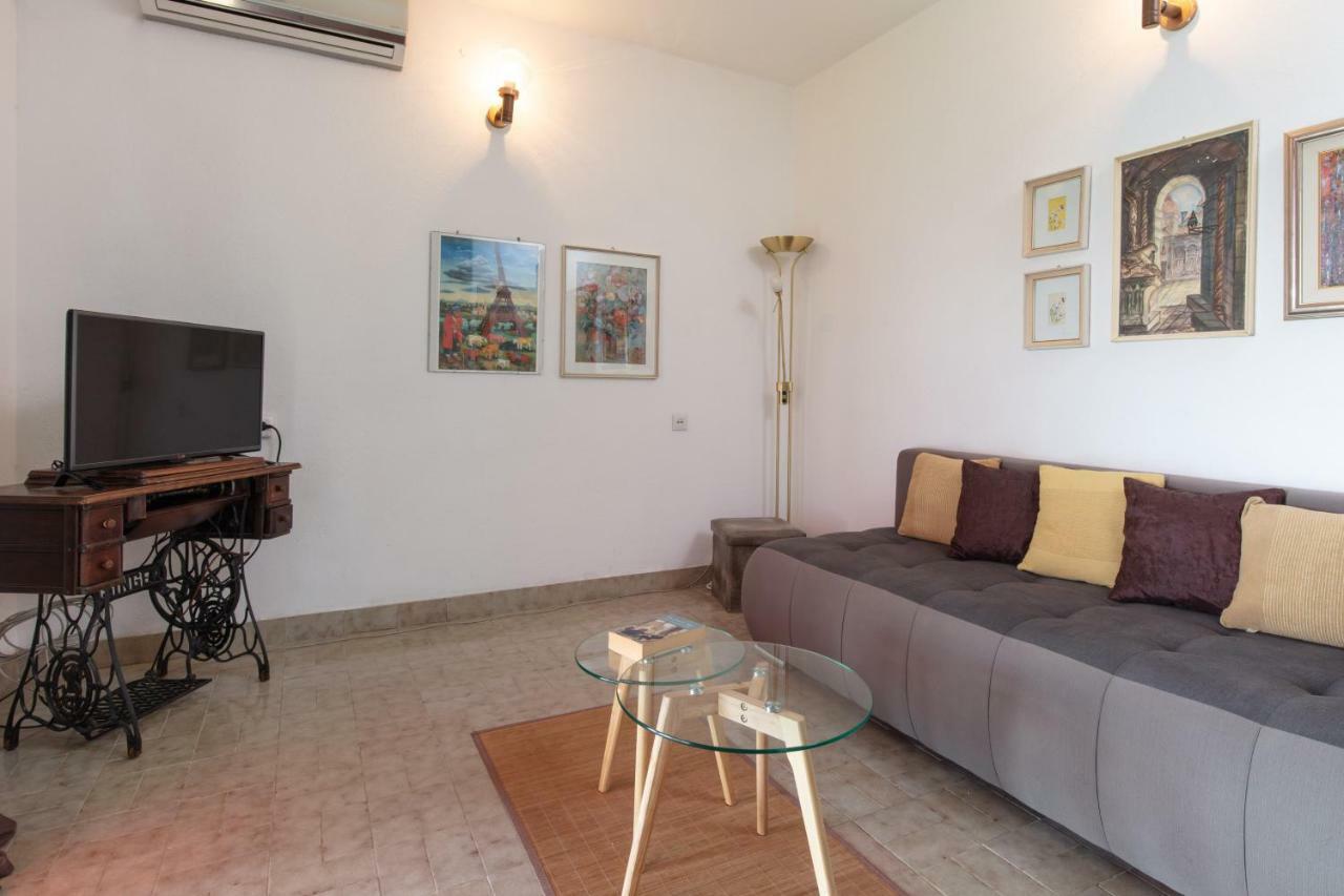 Holiday Home Barbara Trogir Exterior photo